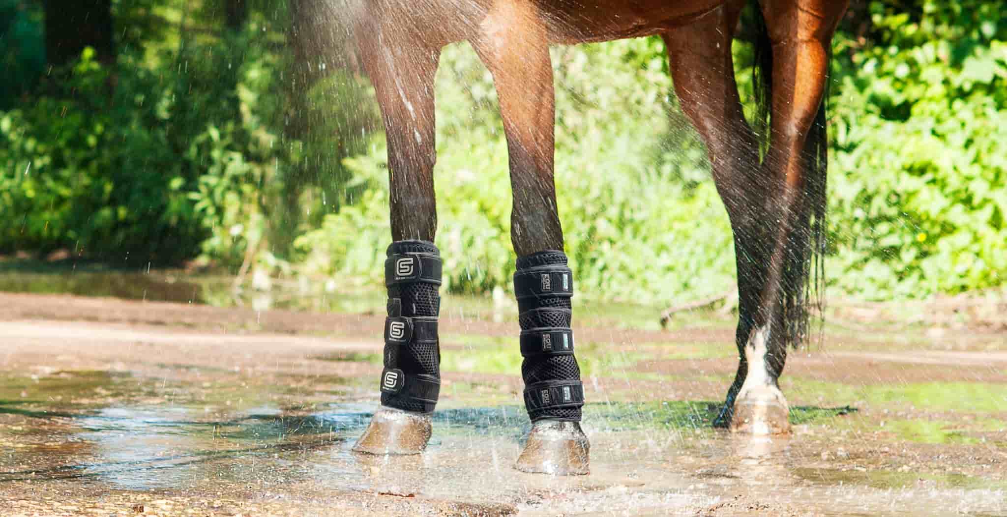 EQU Streamz coolboots for cooling legs without the need of ice packs