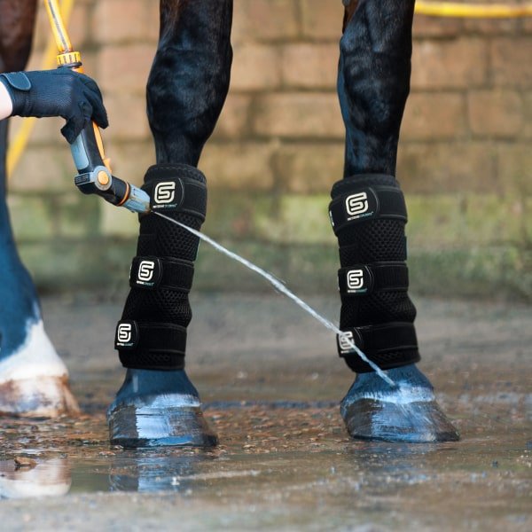 Magnetic therapy horse boots for inflammation and recovery